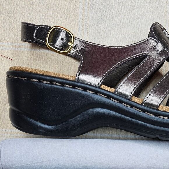 Clarks Lexi Marigold Bendables Metallic Pewter Adjustable Buckle Leather Sandals - Picture 9 of 10